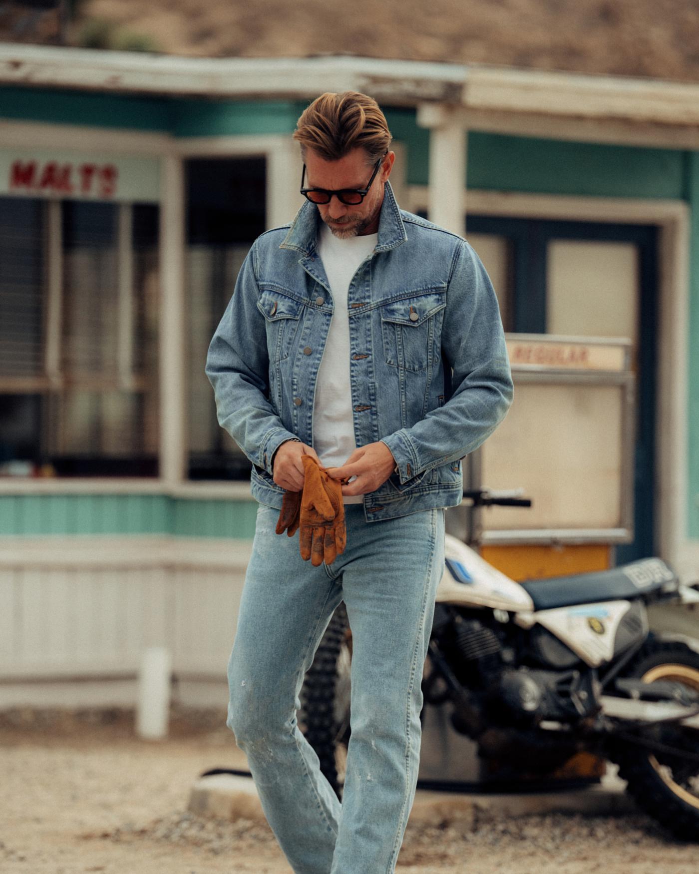 Men's Classic Denim Trucker Jacket - Image 4